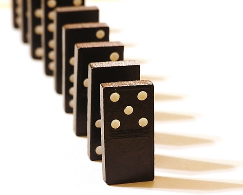 포토 JPG 해외이미지 그림자 사람없음 검은색 일렬 도미노 해외포토 컬러 파일형식 이미지허브