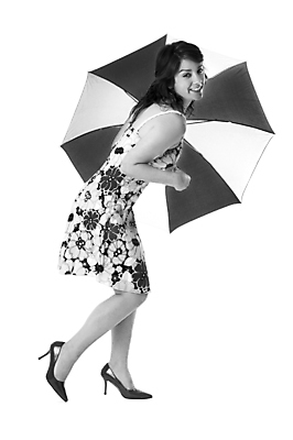 포토 JPG 해외이미지 백인 모델 응시 드레스 여자 행복 포즈 신체 우산 건강 한명 사람 10대 청춘 뷰티 유행 귀여움 흰색 표현 신선 달콤 유혹 부드러움 노려봄 내추럴 고립 스타일 해외포토 서양인 1 시선 옷 감정 컬러 컨셉 청소년 표정 감각 맛 파일형식 이미지허브