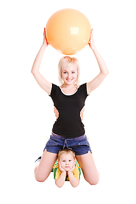 포토 JPG 해외이미지 라이프스타일 여자 행복 아들 어린이 스포츠 포즈 2 공 가족 놀이 엄마 건강 사랑 미소 사람 소년 취미 두명 운동 미국 흰색 자녀 해외포토 남자 감정 컬러 북아메리카 관계 표정 생활 파일형식 이미지허브