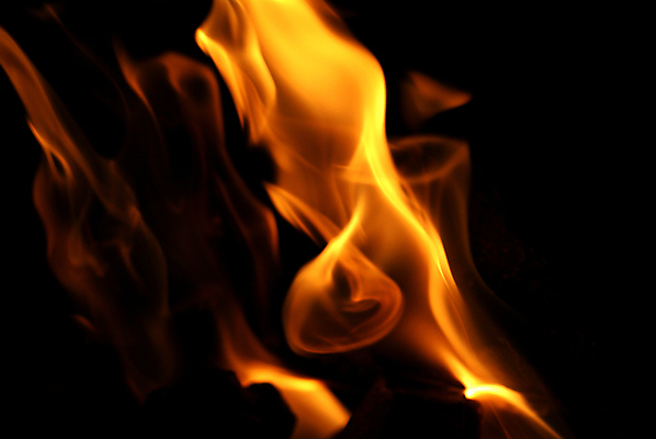 포토 JPG 해외이미지 오렌지 불 사람없음 목재 검은색 뜨거움 편안함 벽난로 연소 화상 안락 해외포토 자연요소 나무 컬러 컨셉 과일 재료 감각 상처 파일형식 이미지허브