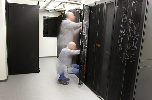 포토 JPG 해외이미지 인터넷 커뮤니케이션 사람없음 자료 정보 작업 네트워크 기술자 연결 캐비닛 서버 신발장 정보매체 네트워킹 해외포토 직업 사물함 파일형식 이미지허브