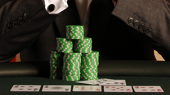 포토 JPG 해외이미지 돈 탁자 사람없음 초록색 우승 신용카드 도박 카지노 포커 곤봉 펠트 해외포토 스포츠용품 컬러 가구 금융 게임 최고 트럼프 재산 파일형식 천_직물 이미지허브