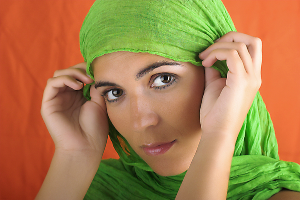 포토 JPG 해외이미지 모델 응시 여자 행복 감정 얼굴 백그라운드 건강 그림자 사랑 한명 미소 사람 소녀 빨간색 초록색 컬러풀 뷰티 유행 귀여움 스파 화장품 화려 우아함 신비 피부 입술 오브젝트 내추럴 넘어짐 이국적 해외포토 1 시선 어린이 컬러 컨셉 모션 표정 신체부위 파일형식 이미지허브