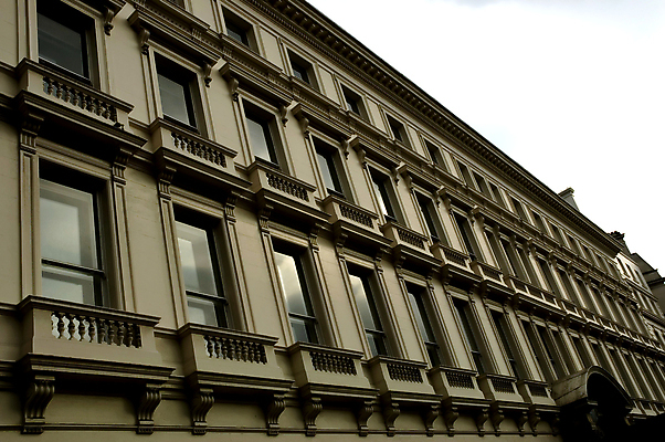 포토 JPG 해외이미지 비즈니스 건축양식 유리 흑백 사람없음 가로 사무실 올려보기 런던 해외포토 건축 모션 재질 영국 촬영기법 파일형식 이미지허브