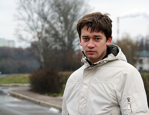 포토 JPG 해외이미지 백인 1 옷 남자 얼굴 백그라운드 건강 한명 사람 성인 유행 흰색 오픈 명상 유일 해외포토 서양인 컬러 신체부위 파일형식 이미지허브