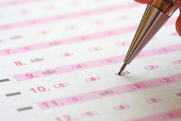 포토 JPG 해외이미지 학생 교육 종이 학교 사람없음 빨간색 스터디 상자 연필 펜 공백 시험 퀴즈 선택 옵션 대학교 서식 시트 평가 의견 대답 제안 흑연 많음 해외포토 컬러 컨셉 학용품 학습 필기구 광석 파일형식 이미지허브