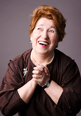 포토 JPG 해외이미지 백인 1 라이프스타일 여자 행복 할머니 얼굴 건강 한명 미소 웃음 사람 성인 뷰티 머리 회색 입 은퇴 70대 옛날 해외포토 서양인 노년 감정 컬러 표정 생활 신체부위 파일형식 이미지허브