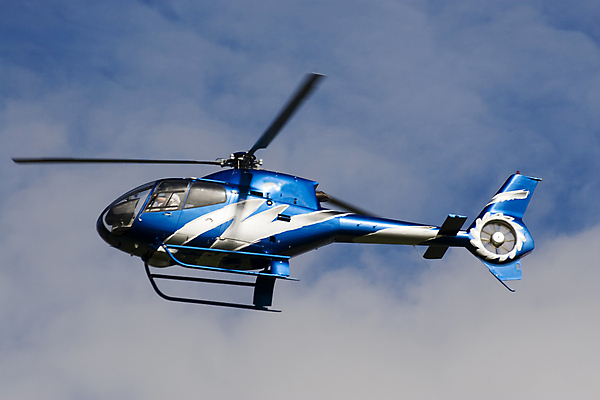 포토 JPG 해외이미지 모양 디자인 계절 여행 교통시설 하늘 휴가 사람없음 여행객 맑음 기계 의사 덮개 긴급 칼날 구출 헬리콥터 정상 파일럿 구조원 상승 오르기 리프트 승객 해외포토 직업 교통 컨셉 모션 날씨 비행기 사람 의료진 뚜껑 도움 시설 파일형식 이미지허브