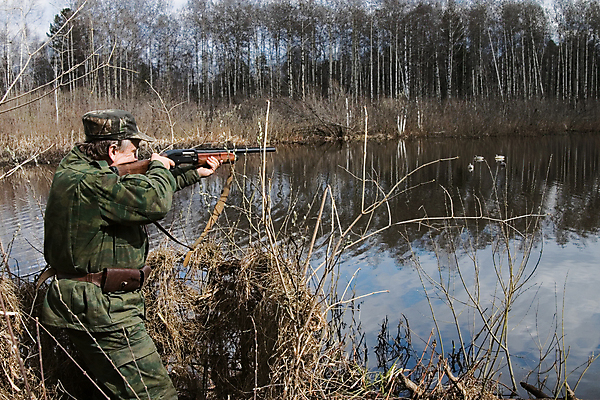 포토 JPG 해외이미지 1 남자 스포츠 한명 사람 야외 일출 침묵 총 가을 목표 발사 집중 사냥 장면 조준 사냥꾼 추적 골 엽총 유일 해외포토 직업 계절 무기 컨셉 모션 노을 소리 파일형식 이미지허브
