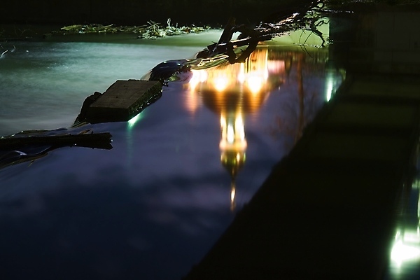 포토 JPG 해외이미지 모양 실루엣 건축양식 하늘 조명 풍경 사람없음 야외 물 빛 강 도시풍경 반사 황혼 도시 도심 야간 장면 해외포토 자연요소 건축 촬영기법 일몰 파일형식 이미지허브