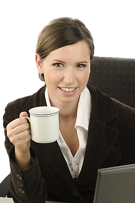 포토 JPG 해외이미지 백인 커피 비즈니스 갈색머리 한명 미소 컵 노트북 컴퓨터 사무실 머리 검은색 업무 작업 도움 센터 텔레마케팅 부름 판매원 단절 해외포토 서양인 직업 1 헤어스타일 식기 음료 컬러 컨셉 모션 표정 사람 신체부위 전자제품 서비스업 파일형식 이미지허브