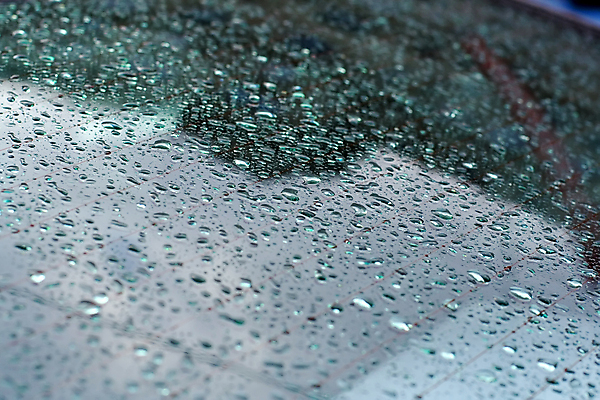 포토 JPG 해외이미지 백그라운드 패턴 자동차 유리 표면 추상 사람없음 물 파란색 빛 반짝임 거품 젖음 흐름 안개 물방울 원형 액체 떨어짐 소프트포커스 이슬 수분 빗방울 구슬 질감 광택 빗물 깊이 해외포토 자연요소 도형 육상교통 컬러 컨셉 무늬 모션 재질 날씨 촬영기법 비_날씨 파일형식 이미지허브