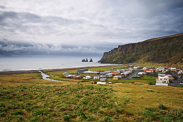 포토 JPG 해외이미지 구름 유럽 바다 여행 자연 하늘 산 거리 주택 아이슬란드 사람없음 초록색 물 여름 마을 어둠 회색 작음 호기심 시력 타운 특별함 흥미 해외포토 자연요소 계절 감정 나라 컬러 컨셉 건물 도시 크기 생태계 파일형식 이미지허브