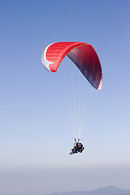 포토 JPG 해외이미지 주간 남자 하늘 한명 사람 성인 야외 비행 낙하산 패러글라이딩 글라이더 성인남자한명만 해외포토 자연요소 1 스포츠 남자한명만 성인남자만 파일형식 이미지허브