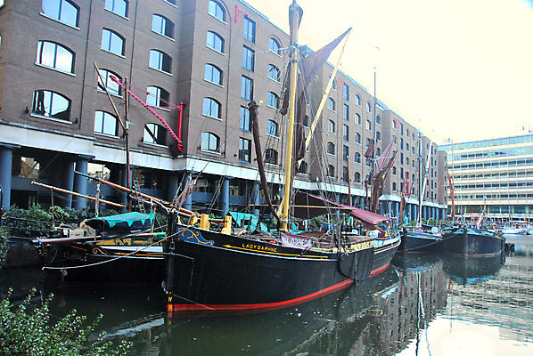 포토 JPG 해외이미지 사람없음 건물 물 햇빛 봄 도시 보트 저녁 런던 해외포토 자연요소 건축물 계절 배_교통 영국 태양 야간 파일형식 이미지허브