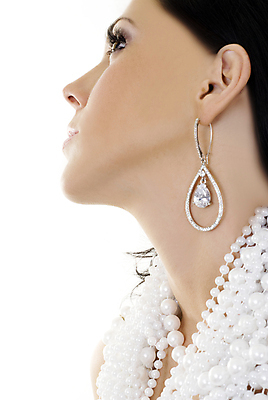 포토 JPG 해외이미지 백인 긴머리 여자 청소년 한명 사람 20대 옆모습 세로 컬러풀 뷰티 흰색 화려 여자한명만 카피스페이스 완전 해외포토 서양인 1 헤어스타일 뷰포인트 컬러 컨셉 청년 공백 여자만 파일형식 이미지허브