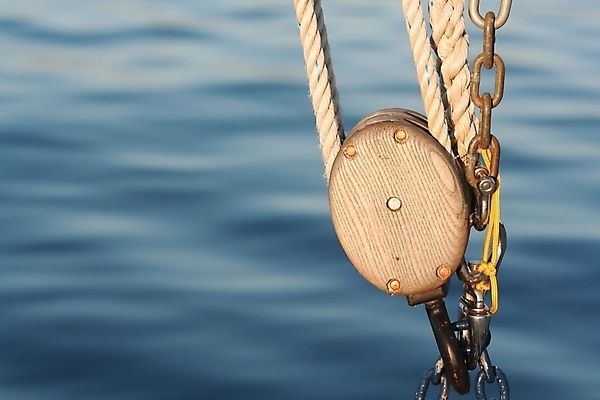 포토 JPG 해외이미지 바다 교통시설 사람없음 목재 물 파란색 장비 보트 연결 접속 천 묘사 오브젝트 해외포토 자연요소 나무 컬러 교통 배_교통 재료 직물 시설 파일형식 이미지허브