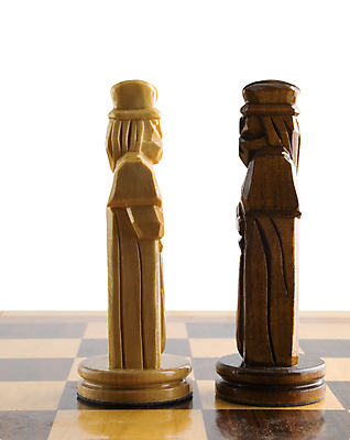 포토 JPG 해외이미지 스포츠 조각 생각 놀이 설계 사람없음 목재 힘 체스말 체스 선택 계획 왕 충돌 시작 정사각형 반대 수공예 여왕 고립 지능 해외포토 도형 나무 컨셉 재료 말_게임 공예 파일형식 이미지허브