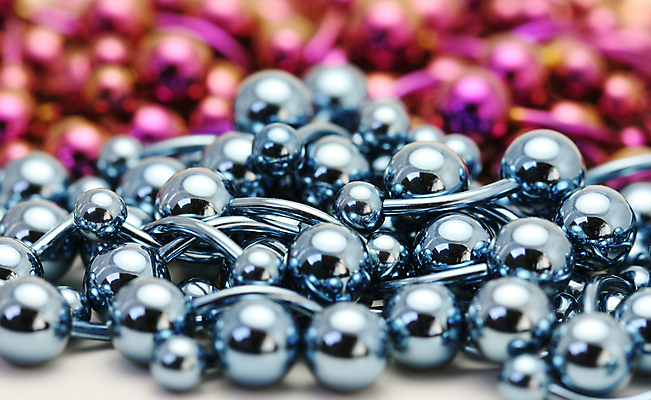 포토 JPG 해외이미지 곡선 공 사람없음 파란색 빛 반사 금속 보라색 흰색 제조 보석 티타늄 피어싱 카피스페이스 해외포토 선 컬러 장신구 재질 공백 원소 광석 파일형식 이미지허브