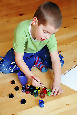 포토 JPG 해외이미지 백인 교육 행복 종이 문화 얼굴 어린이 장난 가족 놀이 창조 미술 한명 미소 사람 소년 학습 청춘 금발 연필 페인트 유치원 기쁨 그리기 작음 스케치 그림 예술가 화가 천진난만 해외포토 서양인 직업 1 헤어스타일 남자 감정 컨셉 관계 모션 문화예술 학용품 표정 신체부위 필기구 크기 파일형식 이미지허브