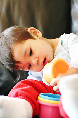 포토 JPG 해외이미지 응시 행복 아들 얼굴 어린이 오렌지 태국 놀이 건강 한명 동양인 소년 컵 빨간색 파란색 컬러풀 장난감 노란색 쌓기 평화 침묵 아기 달콤 집중 다인종 다민족 경보 스칸디나비아 혼혈 해외포토 1 식기 시선 남자 감정 아시아 컬러 컨셉 과일 가족 모션 사람 인종 신체부위 소리 맛 다문화 파일형식 이미지허브