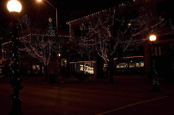 포토 JPG 해외이미지 여행 크리스마스 교통시설 사람없음 빨간색 컬러풀 미국 도시 야간 장노출 빛망울 해외포토 자연요소 기념일 컬러 교통 북아메리카 촬영기법 빛 시설 파일형식 이미지허브