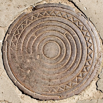 포토 JPG 해외이미지 거리 안전 사람없음 금속 덮개 거친 시스템 무거움 부화 땅바닥 옛날 철강 해외포토 재질 바닥 뚜껑 무게 파일형식 이미지허브