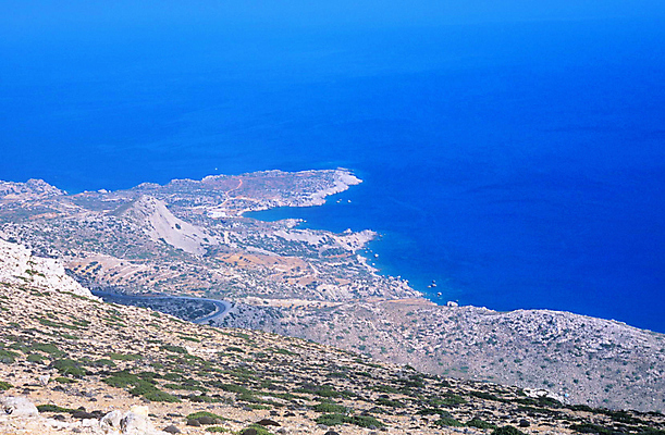 포토 JPG 해외이미지 도로 바다 섬 산 풍경 사람없음 물 여름 파란색 그리스 평야 해외포토 자연요소 계절 유럽 길 컬러 교통시설 자연 파일형식 이미지허브