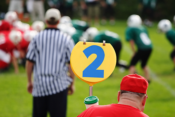 포토 JPG 해외이미지 계절 남자 선 스포츠 2 밭 놀이 표시 들기 사람 사람없음 야외 숫자 축구 경쟁 육아 가을 게임 관찰 방어 아빠 공격 측정 사인 규칙 참여 해외포토 문자 컨셉 농업 가족 모션 어류 구기 파일형식 이미지허브