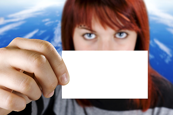 포토 JPG 해외이미지 템플릿 손 여자 컨셉 비즈니스 손가락 명함 아이디어 한명 아웃포커스 공백 흰색 잡기 메시지 사인 보여주기 빨간머리 고립 카피스페이스 해외포토 1 헤어스타일 컬러 모션 촬영기법 사람 신체부위 파일형식 이미지허브