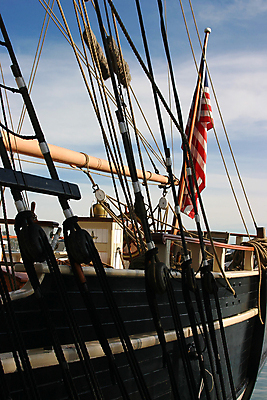 포토 JPG 해외이미지 밧줄 항해 사람없음 물 항구 미국 보트 큼 캘리포니아 해적 돛대 해외포토 자연요소 줄 북아메리카 배_교통 교통시설 크기 도둑 파일형식 이미지허브