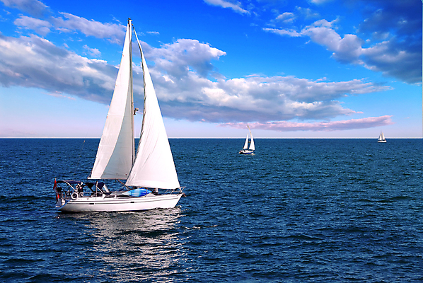 포토 JPG 해외이미지 주간 호수 스포츠 파도 바다 요트 자연 하늘 아침 항해 취미 사람없음 야외 물 파란색 컬러풀 태양 반사 낭만 오픈 보트 돛 함선 뱃놀이 수평선 해외포토 자연요소 컬러 컨셉 배_교통 전통놀이 생태계 파일형식 이미지허브