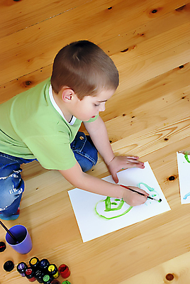 포토 JPG 해외이미지 백인 교육 행복 종이 문화 얼굴 어린이 장난 가족 놀이 창조 미술 한명 사람 소년 학습 금발 연필 페인트 유치원 기쁨 그리기 작음 스케치 그림 예술가 화가 천진난만 해외포토 서양인 직업 1 헤어스타일 남자 감정 컨셉 관계 모션 문화예술 학용품 신체부위 필기구 크기 파일형식 이미지허브