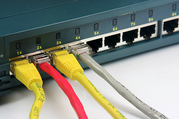 포토 JPG 해외이미지 산업 백그라운드 비즈니스 기술 사람없음 빨간색 컴퓨터 노란색 장비 회색 흰색 업무 그물 네트워크 4 플러그 연결 플라스틱 오브젝트 전자 포트 블러 입력 사용자 해외포토 컬러 재질 전자제품 숫자 작업 파일형식 이미지허브