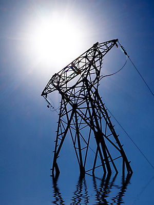 포토 JPG 해외이미지 산업 별 비즈니스 통신 자연 하늘 날씨 휴가 사람없음 야외 물 파란색 빛 햇빛 태양 반사 탑 맑음 힘 거울 장비 발전기 에너지 뜨거움 위험 큼 철사 볼트 봉 공학 변압기 자외선 전압 해외포토 자연요소 건축물 교육 컬러 컨셉 발전소 공구 크기 생태계 파일형식 이미지허브