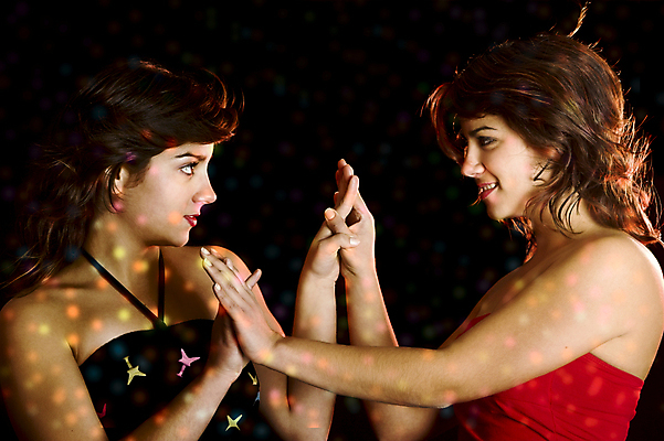 포토 JPG 해외이미지 백인 모델 여자 행복 얼굴 2 관리 사람 소녀 성인 두명 10대 빛 청춘 뷰티 파티 유행 귀여움 표현 신선 화려 달콤 유혹 쌍둥이 피부 부드러움 노려봄 내추럴 스타일 해외포토 서양인 감정 어린이 컨셉 가족 청소년 표정 이벤트 신체부위 감각 맛 파일형식 이미지허브