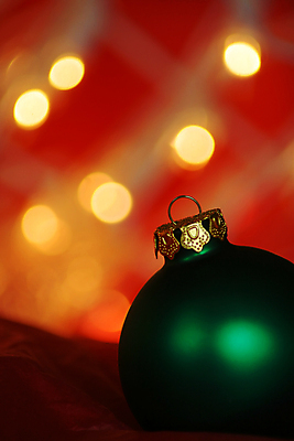 포토 JPG 해외이미지 계절 크리스마스 겨울 전구 공 유리 휴가 전등 기념 사람없음 장식 빨간색 초록색 반사 추위 축하 원형 신용카드 심플 부드러움 강렬 노엘 해외포토 도형 기념일 컬러 컨셉 재질 조명 금융 감각 파일형식 이미지허브