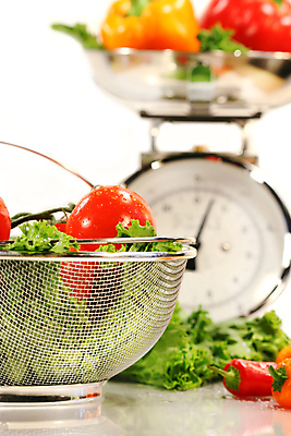 포토 JPG 해외이미지 얼굴 컨셉 토마토 채소 오렌지 부분 피망 요리 사람없음 초록색 빛 숫자 노란색 바구니 금속 주방 기계 샐러드 흰색 몸무게 상추 분석 측정 눈금 가치 계량 고립 실행 철강 해외포토 문자 음식 컬러 과일 재질 신체부위 파일형식 이미지허브