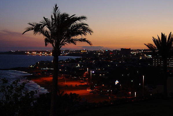 포토 JPG 해외이미지 바다 휴가 산 파노라마 손바닥 사람없음 일몰 스페인 시력 광장 해외포토 손 유럽 촬영기법 노을 파일형식 이미지허브