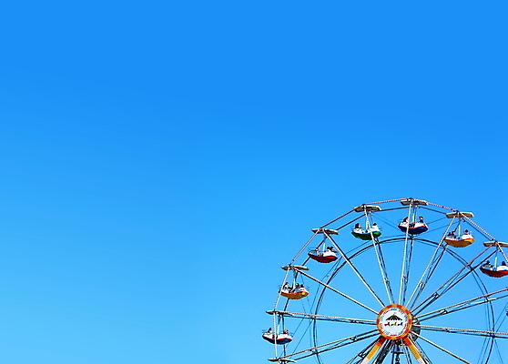 포토 JPG 해외이미지 공원 행복 어린이 휴가 휴식 사람 사람없음 여행객 축제 기쁨 도시 바퀴 원형 곤돌라 승차 큼 흥분 회전 거인 공평 테마 카피스페이스 해외포토 도형 공공시설 감정 컨셉 모션 공백 크기 파일형식 이미지허브