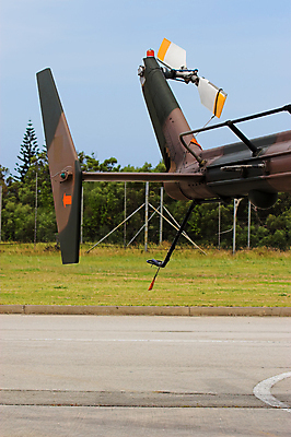 포토 JPG 해외이미지 날개 사람없음 운전 칼날 엔지니어 구출 헬리콥터 위험 파일럿 항공 꼬리 회전 손질 엔진 병정 해외포토 직업 컨셉 모션 비행기 도움 기술자 파일형식 이미지허브