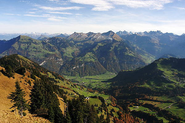 포토 JPG 해외이미지 나무 계절 공원 지구 자연 하늘 산 안테나 풍경 사람없음 야외 초록색 계곡 안개 가을 숲 큼 스위스 알프스 암초 절정 많음 해외포토 식물 공공시설 유럽 컬러 컨셉 통신 날씨 크기 생태계 파일형식 이미지허브