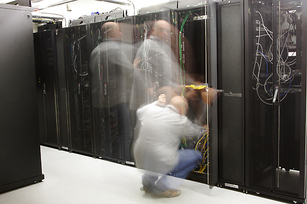 포토 JPG 해외이미지 인터넷 커뮤니케이션 사람없음 자료 정보 작업 네트워크 기술자 연결 캐비닛 서버 신발장 정보매체 네트워킹 해외포토 직업 사물함 파일형식 이미지허브