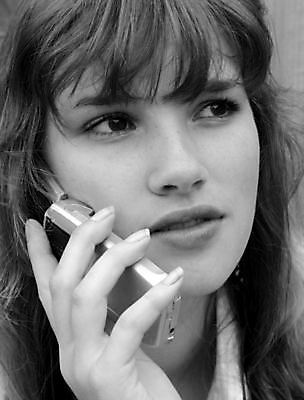 포토 JPG 해외이미지 얼굴 한명 10대 스마트폰 머리 입 코 해외포토 1 청소년 사람 신체부위 핸드폰 스마트기기 파일형식 이미지허브