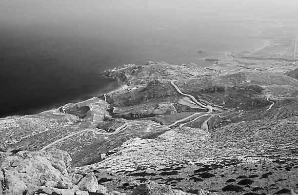 포토 JPG 해외이미지 도로 바다 섬 산 사람없음 물 파란색 그리스 평야 해외포토 자연요소 유럽 길 컬러 교통시설 자연 파일형식 이미지허브