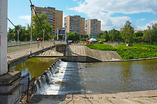 포토 JPG 해외이미지 나무 전통 건축물 디자인 유럽 문화 여행 건축양식 창문 자연 하늘 휴가 전등 거리 주택 파노라마 사람없음 건물 물 파란색 강 반사 여행객 도시 역사 운하 장면 옛날 해외포토 자연요소 식물 건축 나라 컬러 조명 촬영기법 사람 생태계 파일형식 이미지허브