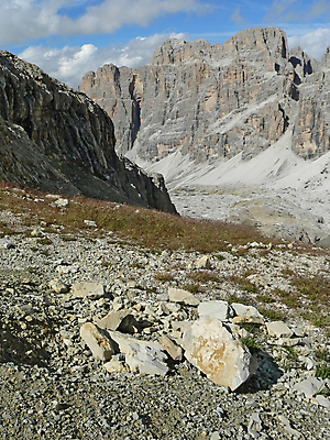포토 JPG 해외이미지 나무 구름 호수 여행 자연 산 사람없음 야외 초록색 파란색 추위 숲 언덕 해외포토 자연요소 식물 컬러 생태계 파일형식 이미지허브