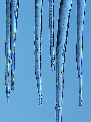 포토 JPG 해외이미지 계절 겨울 자연 매달리기 사람없음 세로 물 파란색 냉동 얼음 봄 젖음 추위 서리 고드름 해외포토 자연요소 컬러 모션 생태계 파일형식 이미지허브