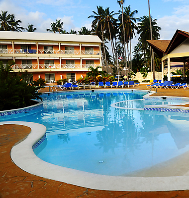 포토 JPG 해외이미지 나무 라이프스타일 외관 여행 의자 호텔 휴가 휴식 열대 주택 손바닥 사람없음 건물 물 파란색 수영 바 휴게실 고급 빌라 탈출 휴양지 장면 공화국 이국적 파라다이스 해외포토 자연요소 식물 건축물 손 나라 컬러 가구 컨셉 숙소 생활 장소 수상스포츠 파일형식 이미지허브