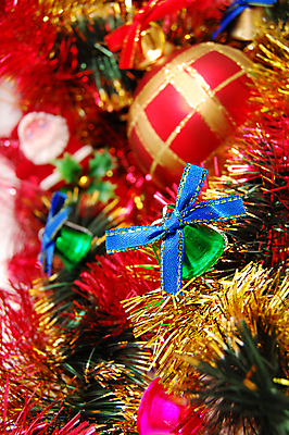 포토 JPG 해외이미지 나무 전통 계절 행복 별 크리스마스장식 크리스마스 겨울 공 휴가 조명 새로움 주택 선물 사람없음 장식 빨간색 초록색 빛 장난감 산타클로스 추위 종 흰색 축하 인사 화려 아빠 황금 저녁 12월 연도 상록수 노려봄 고립 클라우스 해외포토 자연요소 식물 기념일 감정 컬러 컨셉 가족 표정 건물 예절 날짜 야간 파일형식 이미지허브